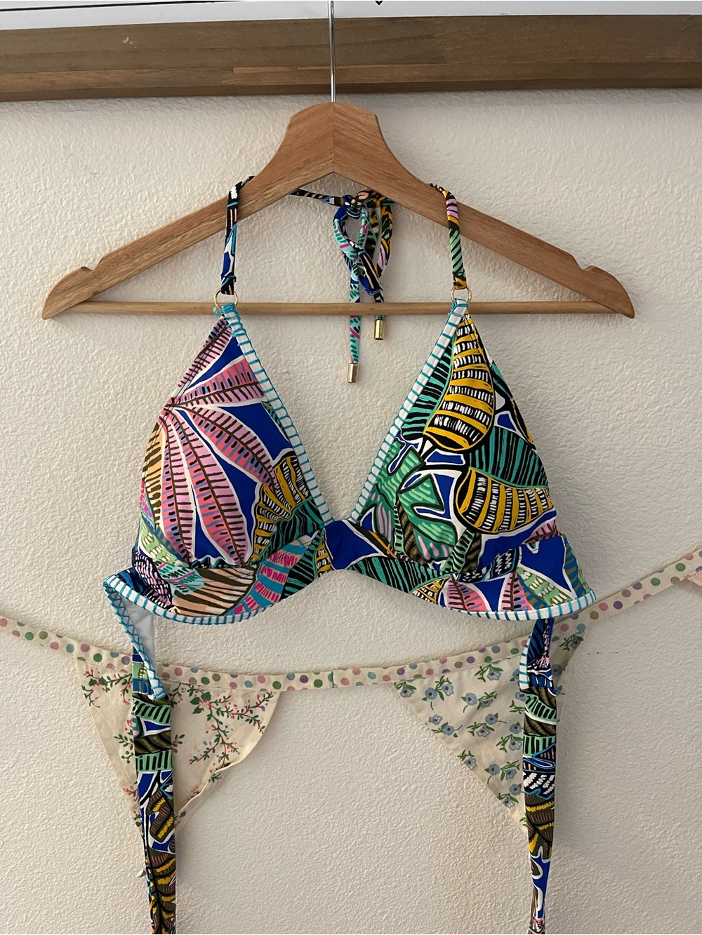La Blanca neon halter neck bikini top - Picture 2 of 6